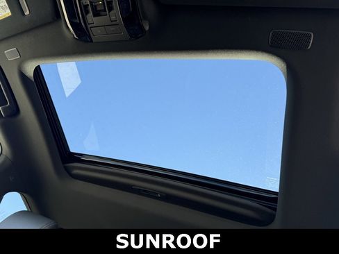 Used 2025 Lexus GX 550 image 12