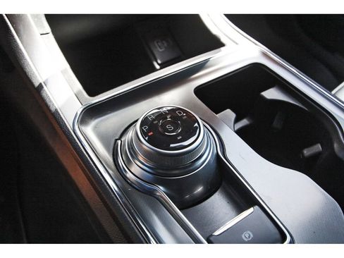 Used 2022 Ford Edge ST-Line image 25