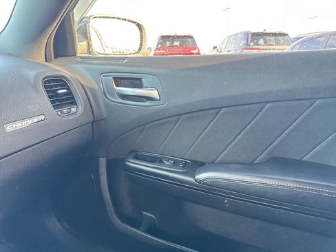 Used 2020 Dodge Charger SXT w/ Blacktop Package image 29