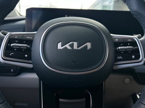 Used 2026 Kia Carnival EX image 26