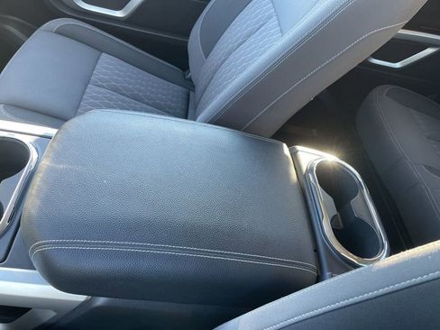 Used 2024 Nissan Titan SV w/ SV Convenience Package image 23