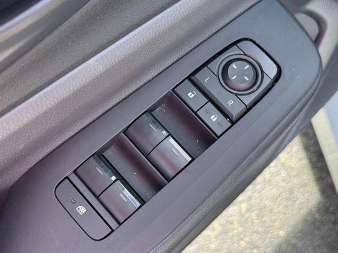Certified 2023 Toyota Prius LE AWD/4WD image 16