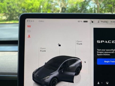 Used 2023 Tesla Model Y Long Range image 30