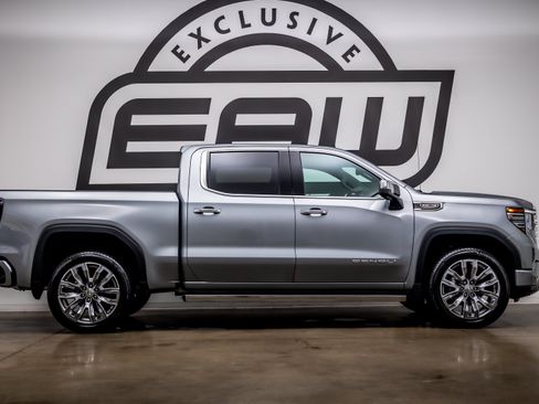 Used 2025 GMC Sierra 1500 Denali w/ Denali Reserve Package AWD/4WD image 9