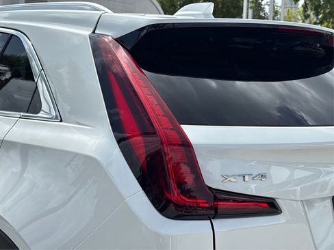 Used 2024 Cadillac XT4 Premium Luxury FWD image 15