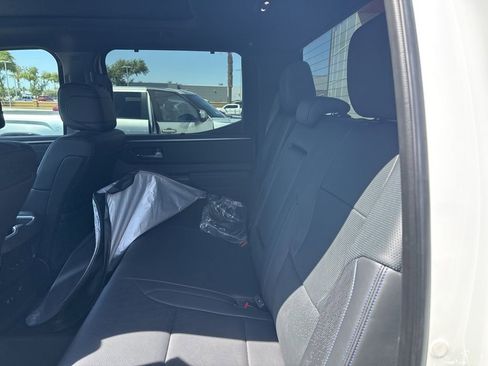 Used 2025 Toyota Tundra Platinum w/ TRD Off-Road Package AWD/4WD image 8