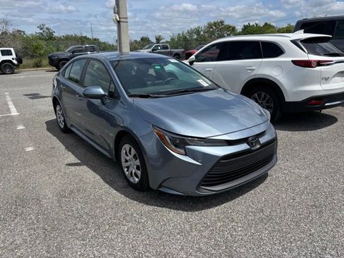 Used 2024 Toyota Corolla LE image 2