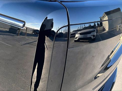 Used 2023 Land Rover Range Rover Long Wheelbase SE image 21