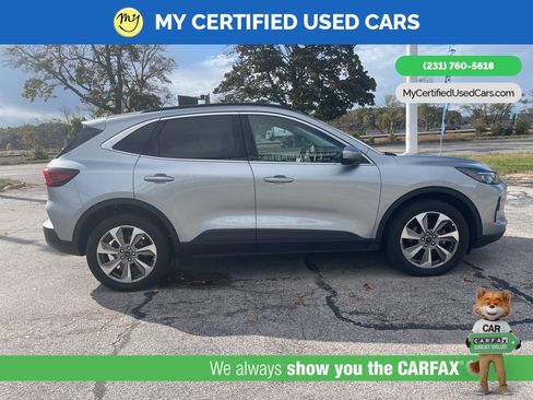 Used 2023 Ford Escape Platinum image 4