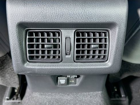 Used 2025 Toyota Camry SE image 25