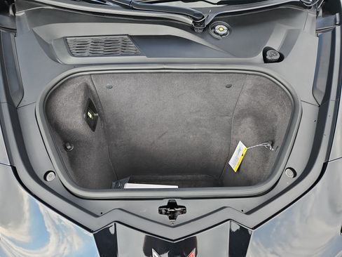 Used 2023 Chevrolet Corvette Stingray Coupe w/ Z51 Performance Package RWD image 29
