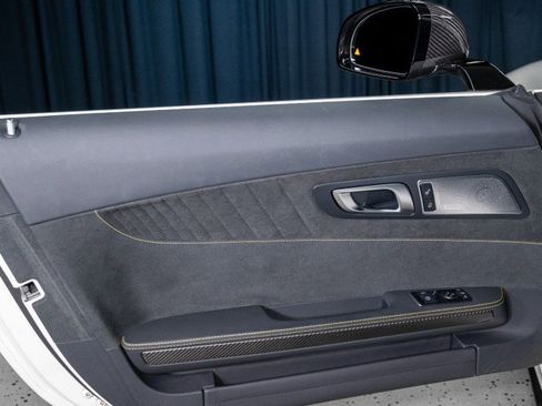 Used 2018 Mercedes-Benz AMG GT R image 11