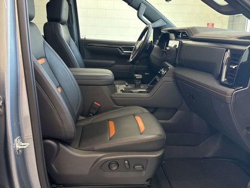 Used 2025 GMC Sierra 1500 AT4 w/ AT4 Premium Package AWD/4WD image 27