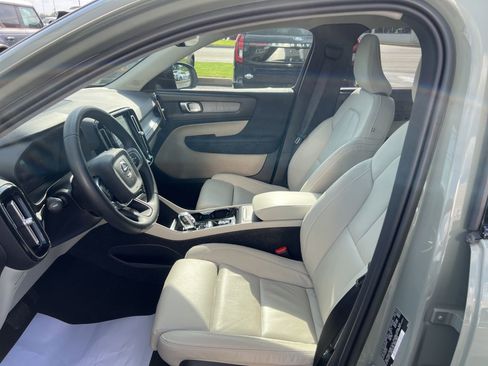 Used 2023 Volvo XC40 B5 Plus w/ Driver Assist Package AWD/4WD image 26