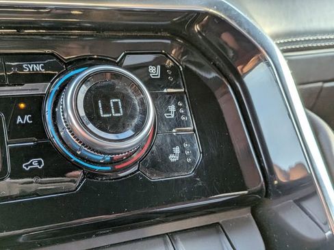 Used 2024 GMC Sierra 3500 Denali Ultimate image 24