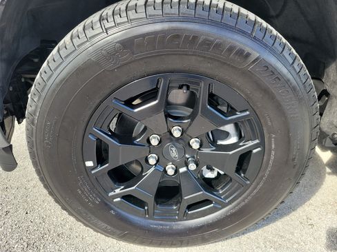 Used 2025 Ford F150 Lightning XLT AWD/4WD image 9