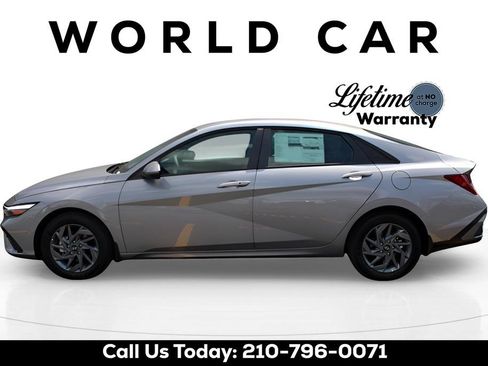 New 2025 Hyundai Elantra Blue image 4