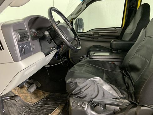 Used 2005 Ford F250 Lariat image 14