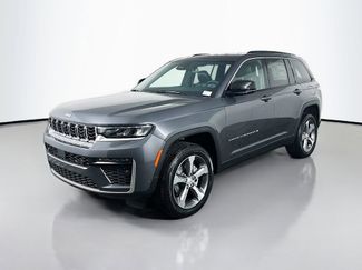 New 2026 Jeep Grand Cherokee Limited w/ Luxury Tech Group II AWD/4WD video 3
