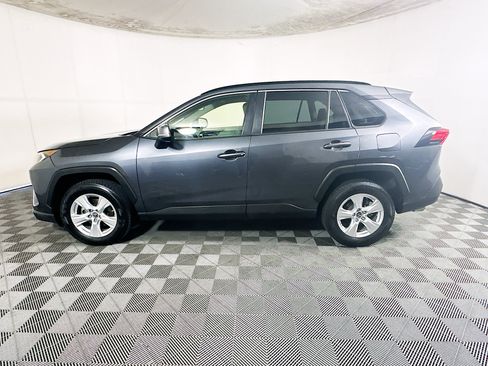 Used 2019 Toyota RAV4 XLE w/ Convenience Package FWD image 6