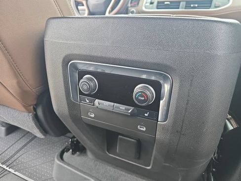 Used 2021 Chevrolet Tahoe High Country w/ Premium Package AWD/4WD image 13