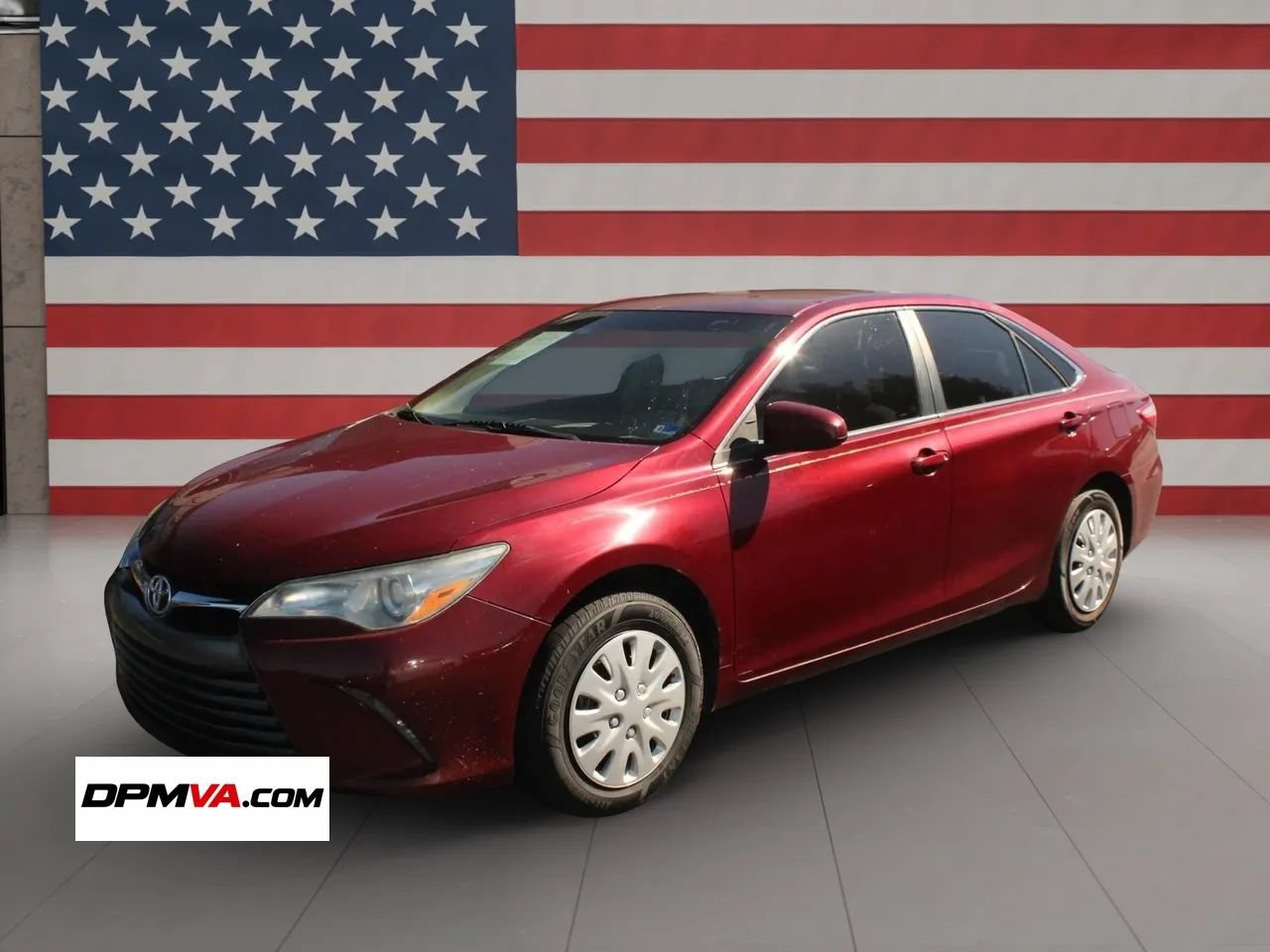 Used 2017 Toyota Camry LE FWD image 1
