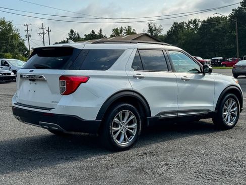 Used 2023 Ford Explorer XLT w/ Equipment Group 202A AWD/4WD image 3