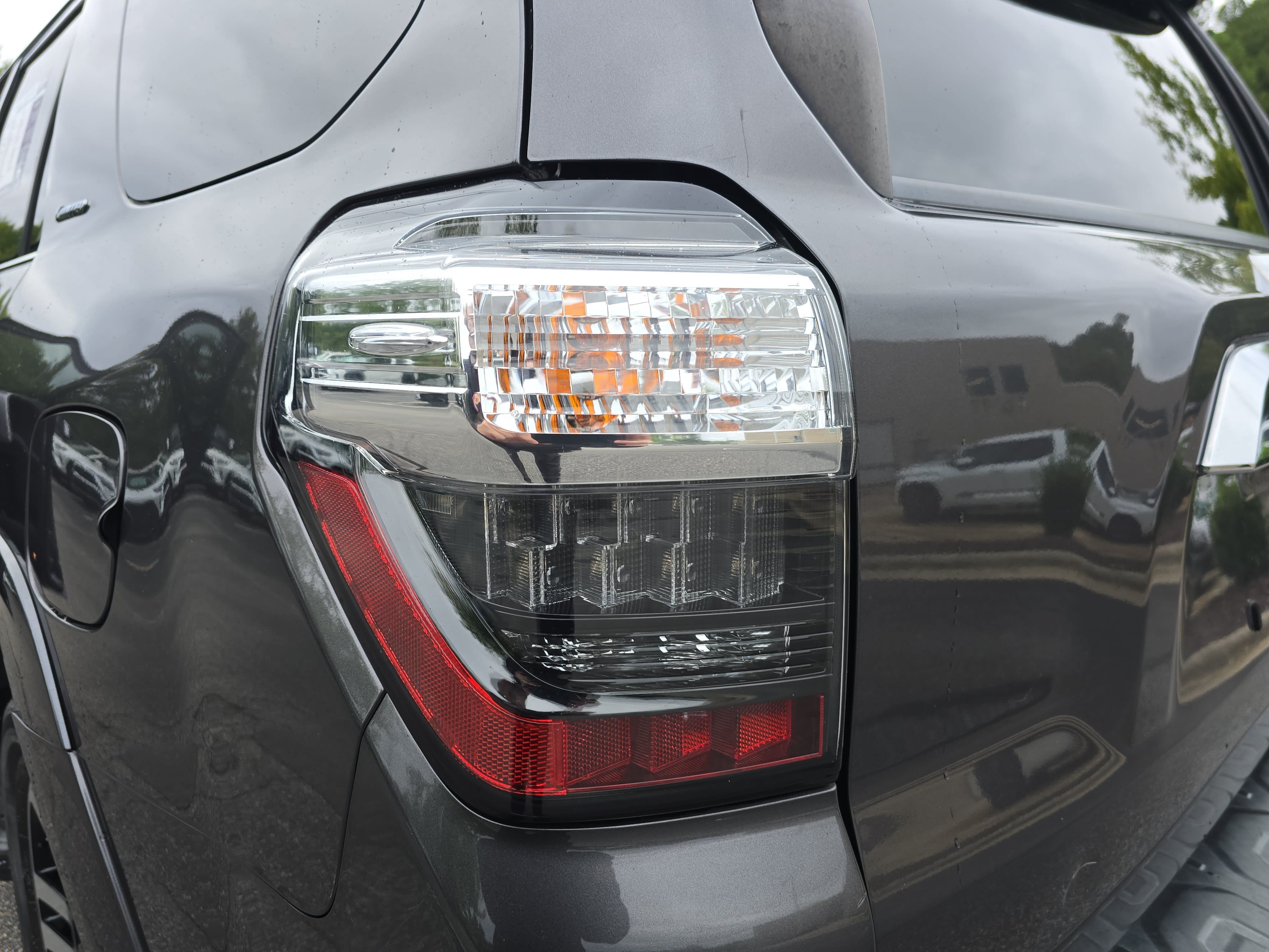 Used 2016 Toyota 4Runner Limited AWD/4WD image 33
