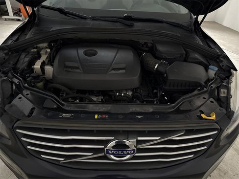 Used 2017 Volvo XC60 T6 Dynamic w/ Preferred Option Package image 22