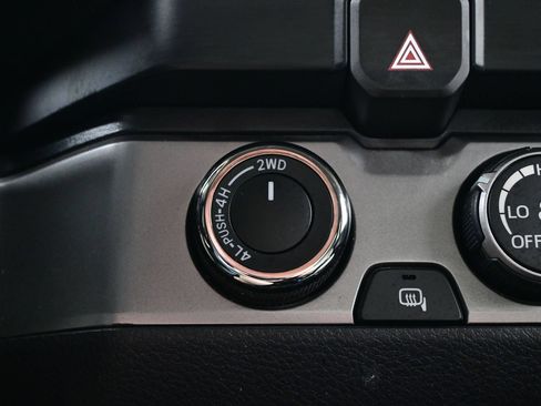 Used 2022 Toyota Tacoma SR AWD/4WD image 21
