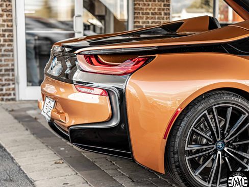 Used 2019 BMW i8 Roadster image 12