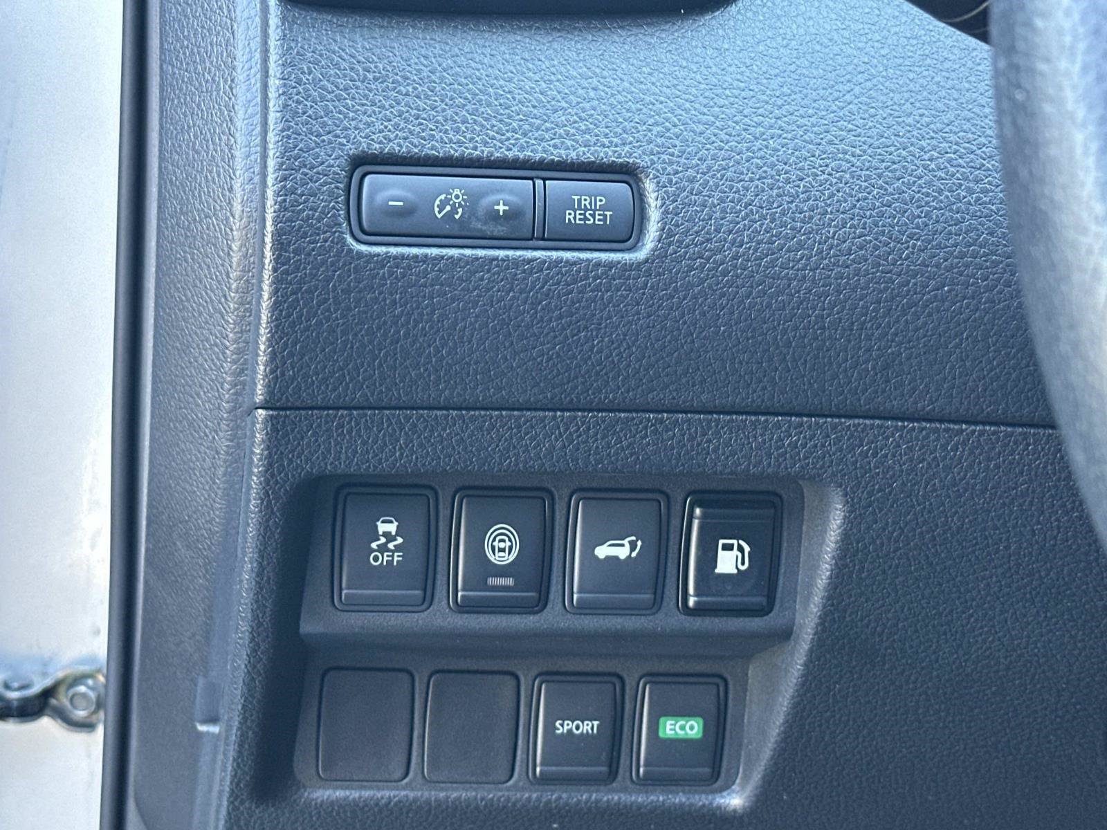Used 2019 Nissan Rogue SV FWD image 21