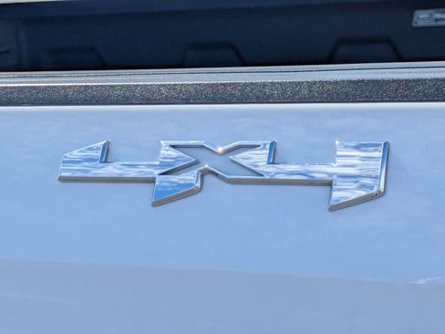 Used 2021 GMC Sierra 1500 SLE w/ Preferred Package AWD/4WD image 13