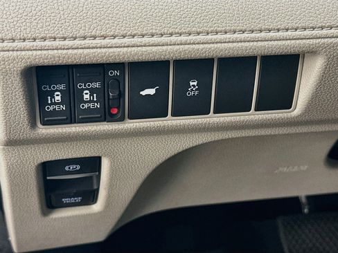 Used 2025 Honda Odyssey EX-L image 17