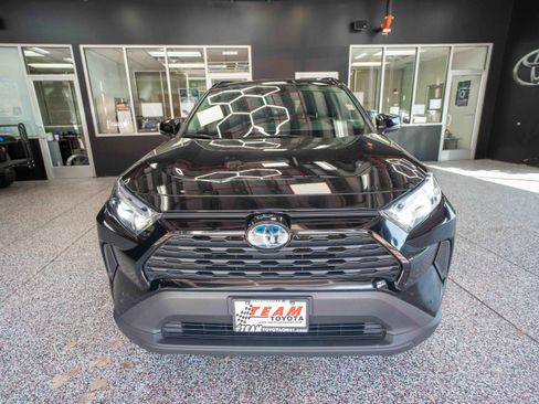 Used 2023 Toyota RAV4 LE AWD/4WD image 6