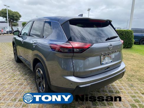 Used 2025 Nissan Rogue SV FWD image 23
