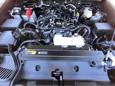 Used 2025 Toyota 4Runner Limited w/ Tow Technology Package AWD/4WD image 11
