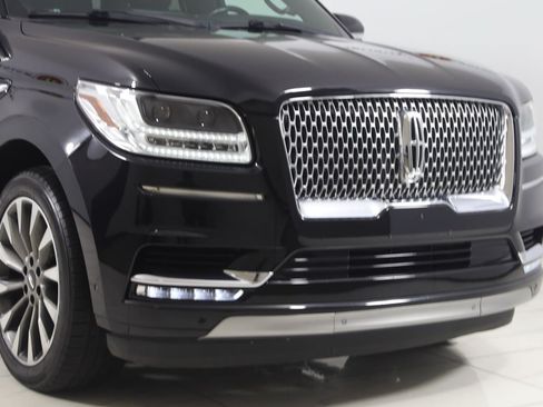 Used 2020 Lincoln Navigator Reserve AWD/4WD image 38