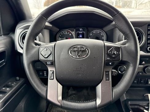 Used 2021 Toyota Tacoma TRD Off-Road image 18