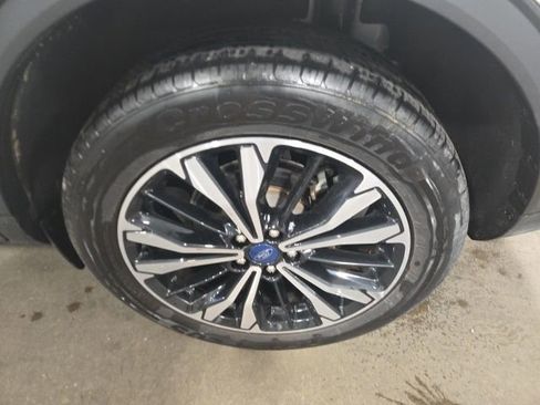 Used 2021 Ford Escape SE w/ SE Sport Appearance Package image 11