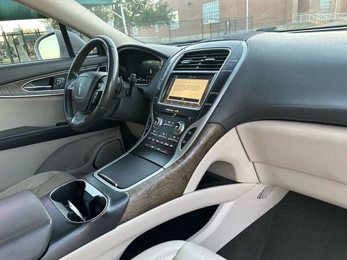 Used 2019 Lincoln Nautilus Select image 31