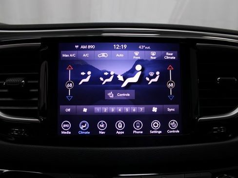 Used 2020 Chrysler Pacifica Touring-L Plus w/ S Appearance Package image 37