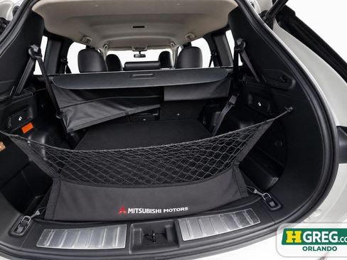 Used 2024 Mitsubishi Outlander SE AWD/4WD image 17