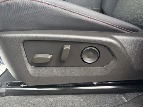 Certified 2024 Chevrolet Colorado Z71 w/ Z71 Convenience Package 2 image 19