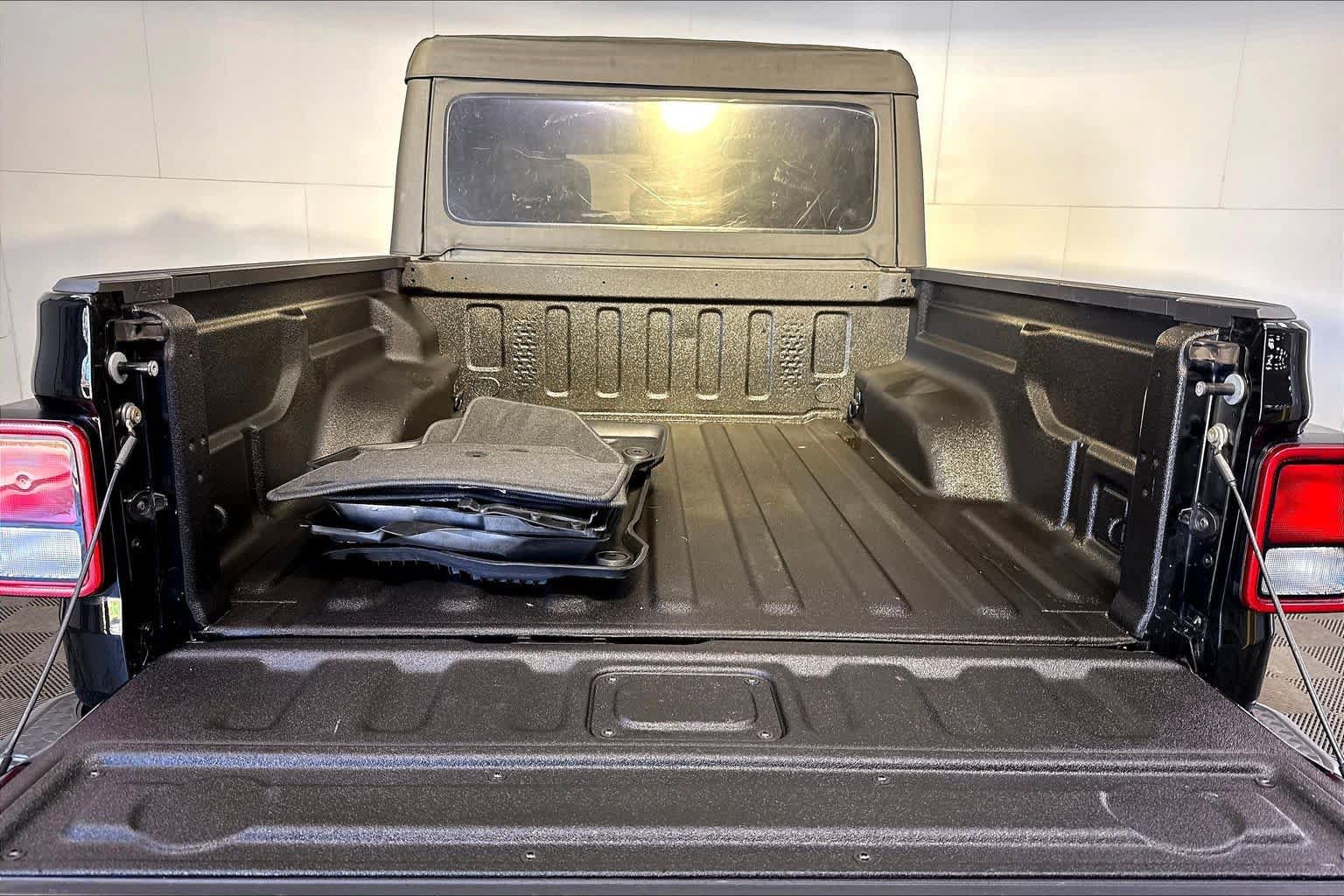 Used 2020 Jeep Gladiator Sport w/ Quick Order Package 24S AWD/4WD image 35