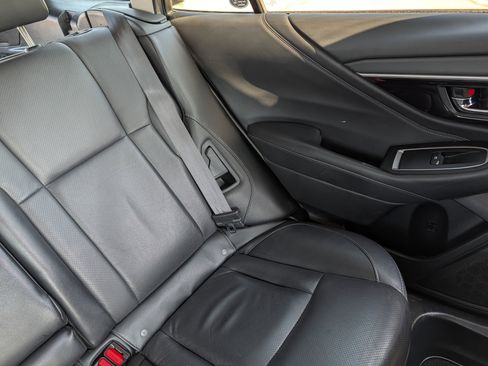 Used 2021 Subaru Outback Limited image 14