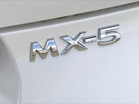 Used 2025 MAZDA MX-5 Miata RF Grand Touring RWD image 14