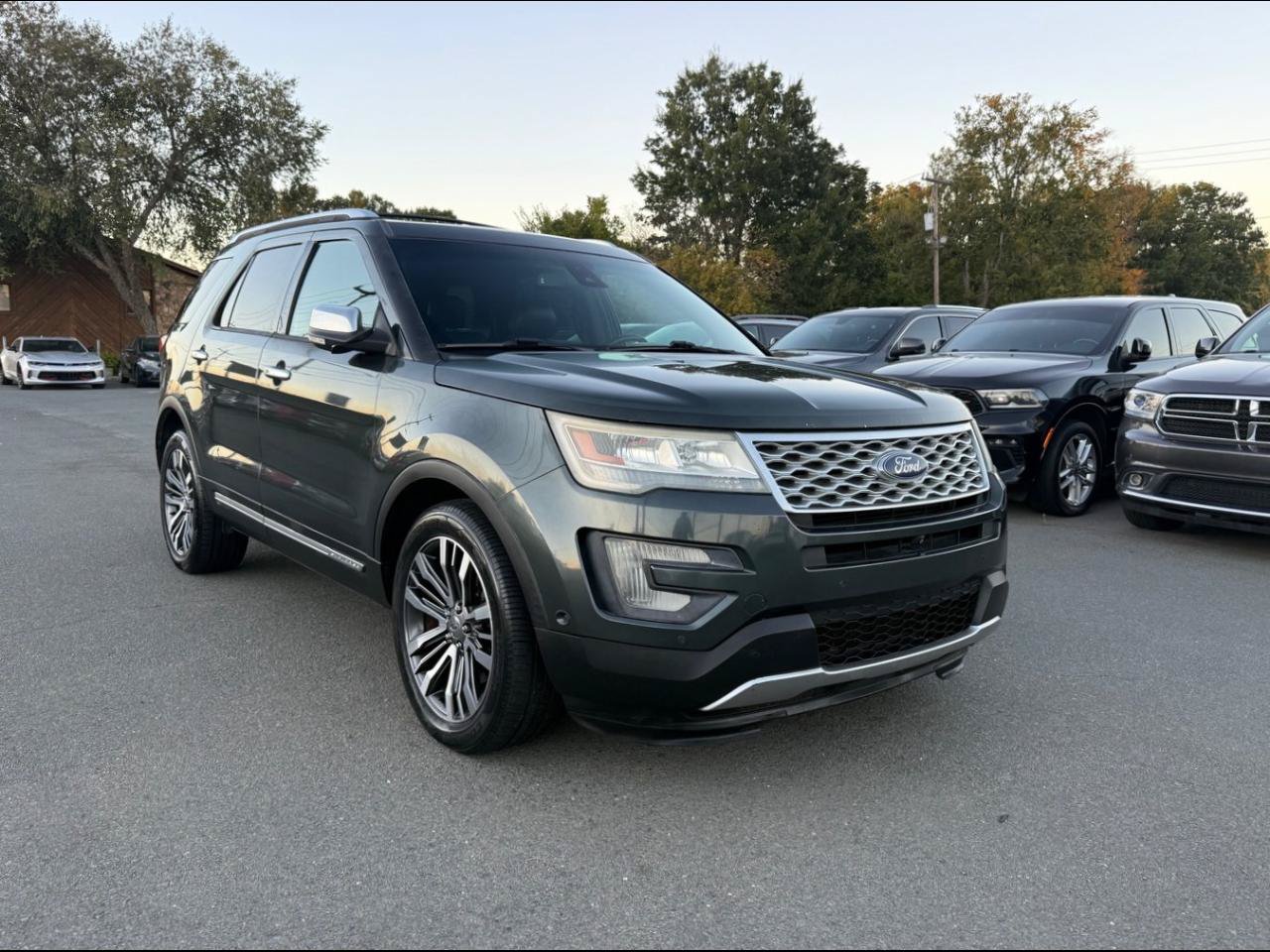 Used 2016 Ford Explorer Platinum AWD/4WD image 1
