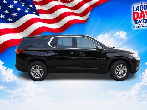 Used 2021 Chevrolet Traverse LS AWD/4WD image 3