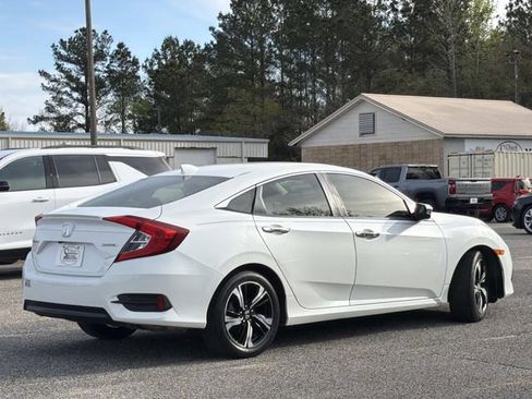 Used 2018 Honda Civic Touring image 6